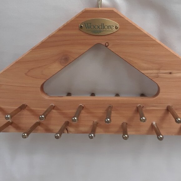 Woodlore Cedar Wood Tie/Belt Hanger - Picture 8 of 8